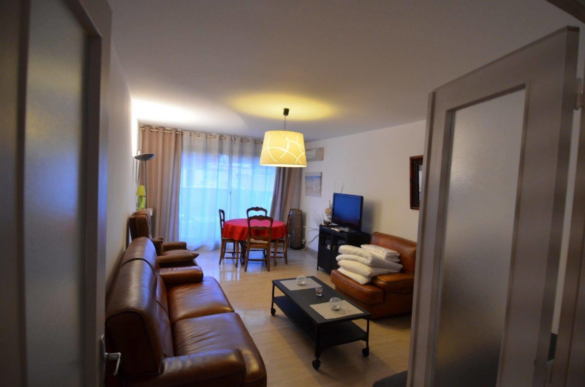 Appartement 6 Personnes Avec Terrasse Le Port ニース エクステリア 写真