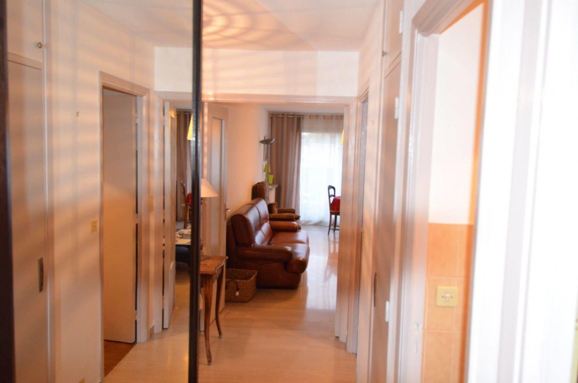 Appartement 6 Personnes Avec Terrasse Le Port ニース エクステリア 写真
