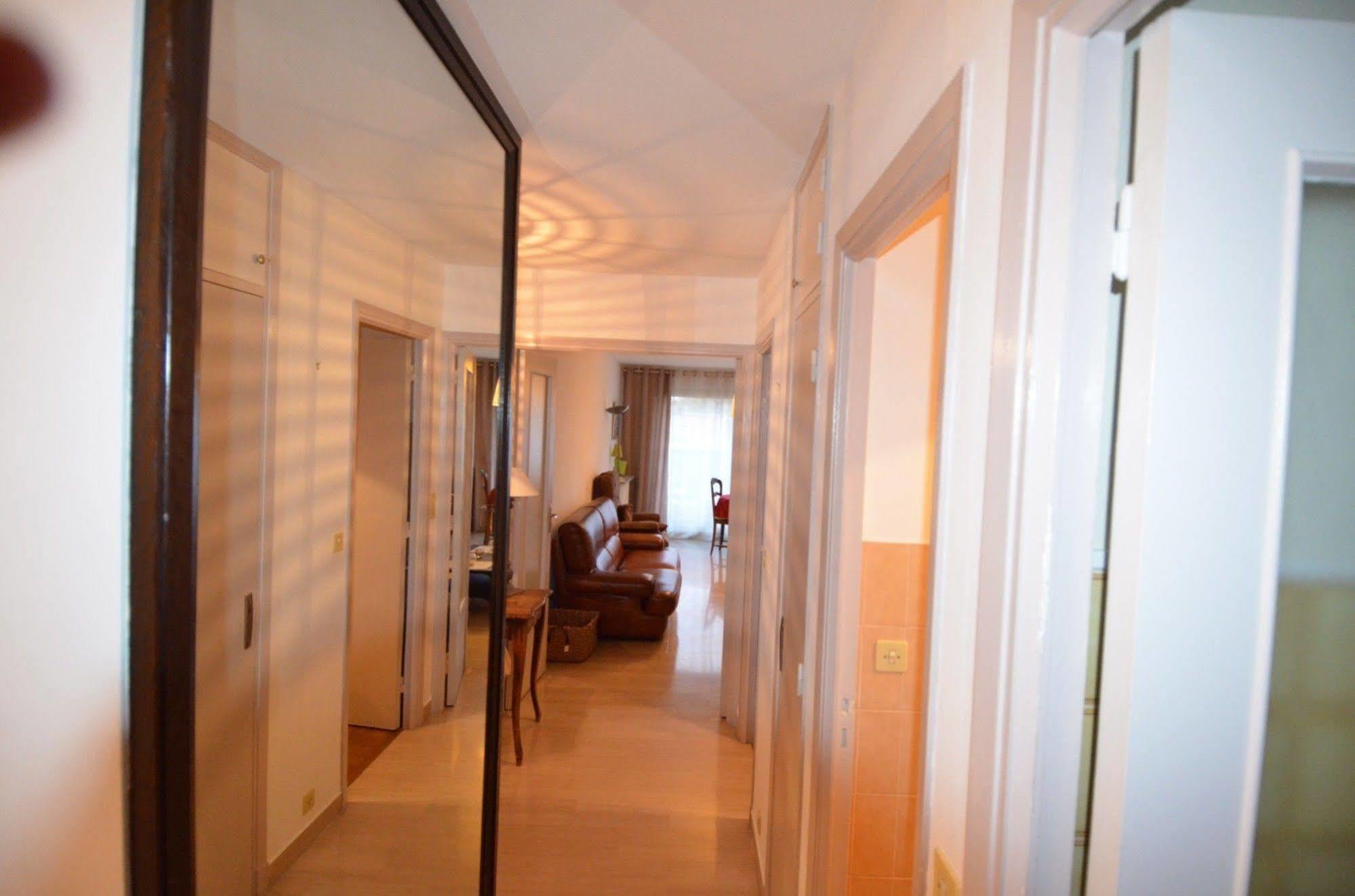 Appartement 6 Personnes Avec Terrasse Le Port ニース エクステリア 写真