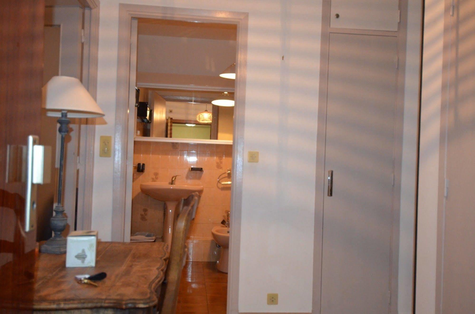 Appartement 6 Personnes Avec Terrasse Le Port ニース エクステリア 写真
