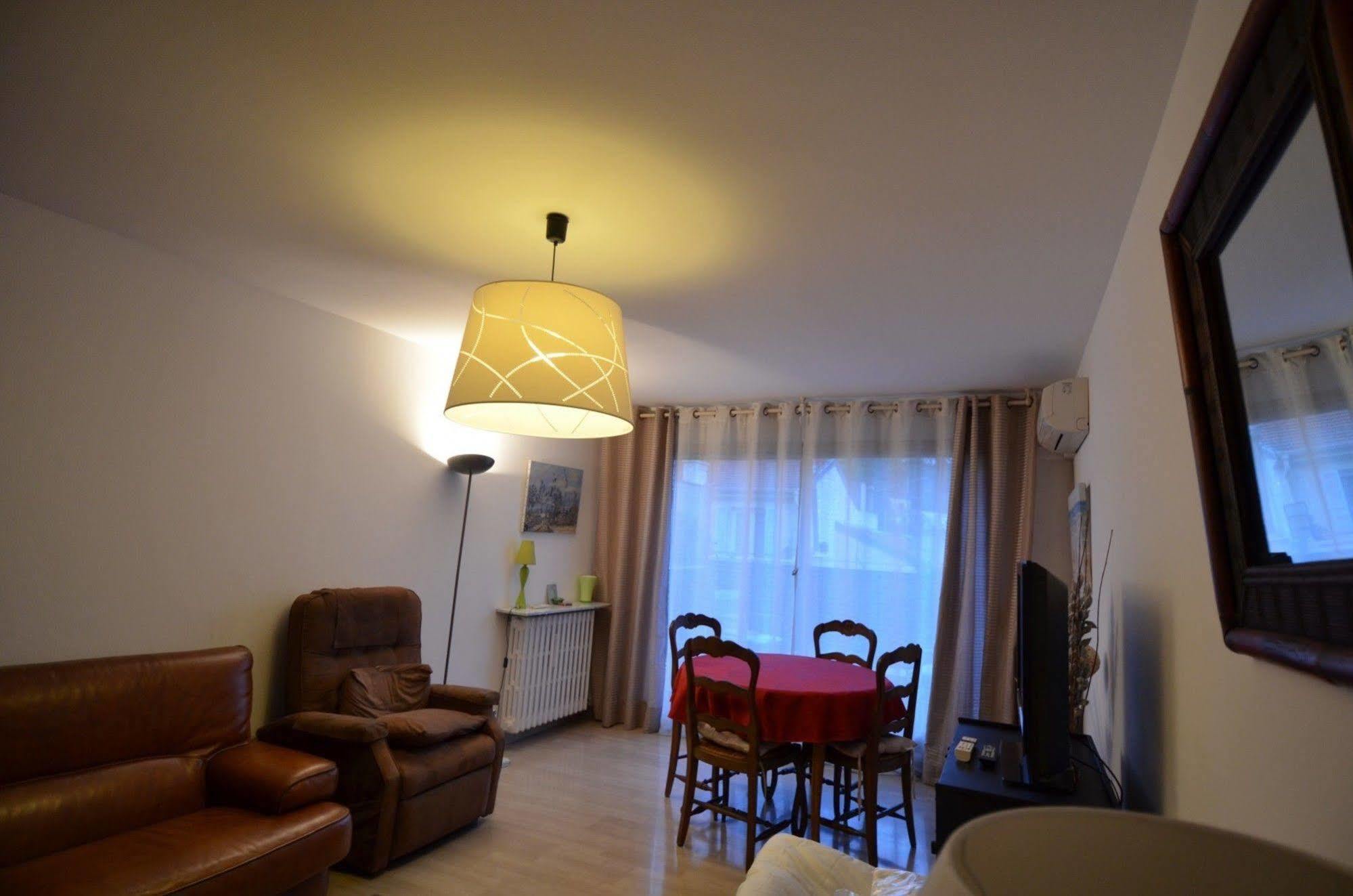 Appartement 6 Personnes Avec Terrasse Le Port ニース エクステリア 写真