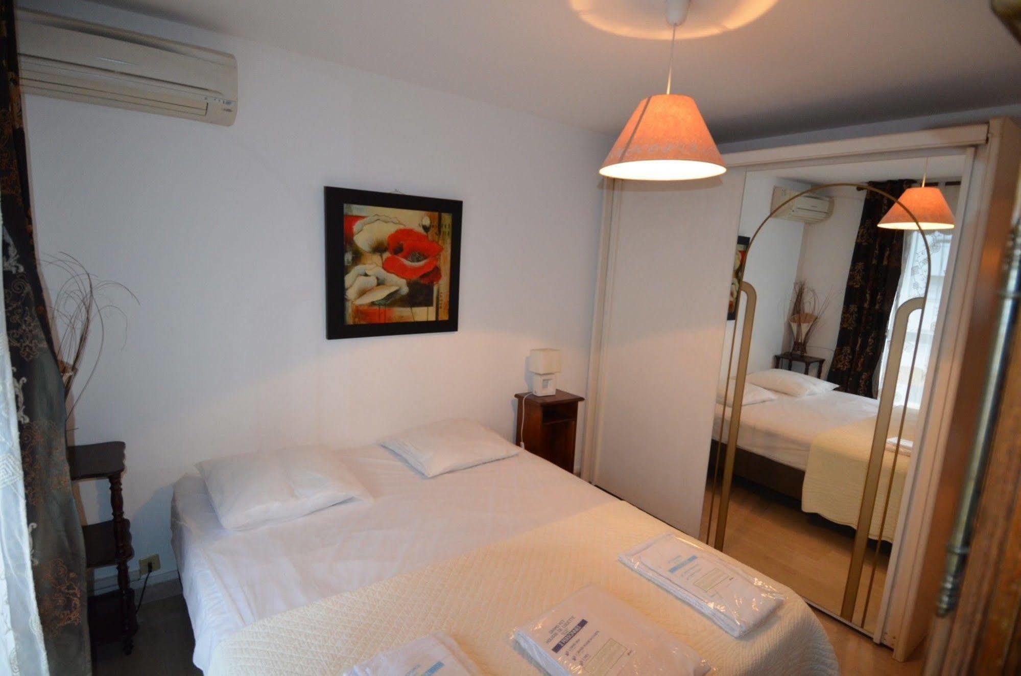 Appartement 6 Personnes Avec Terrasse Le Port ニース エクステリア 写真