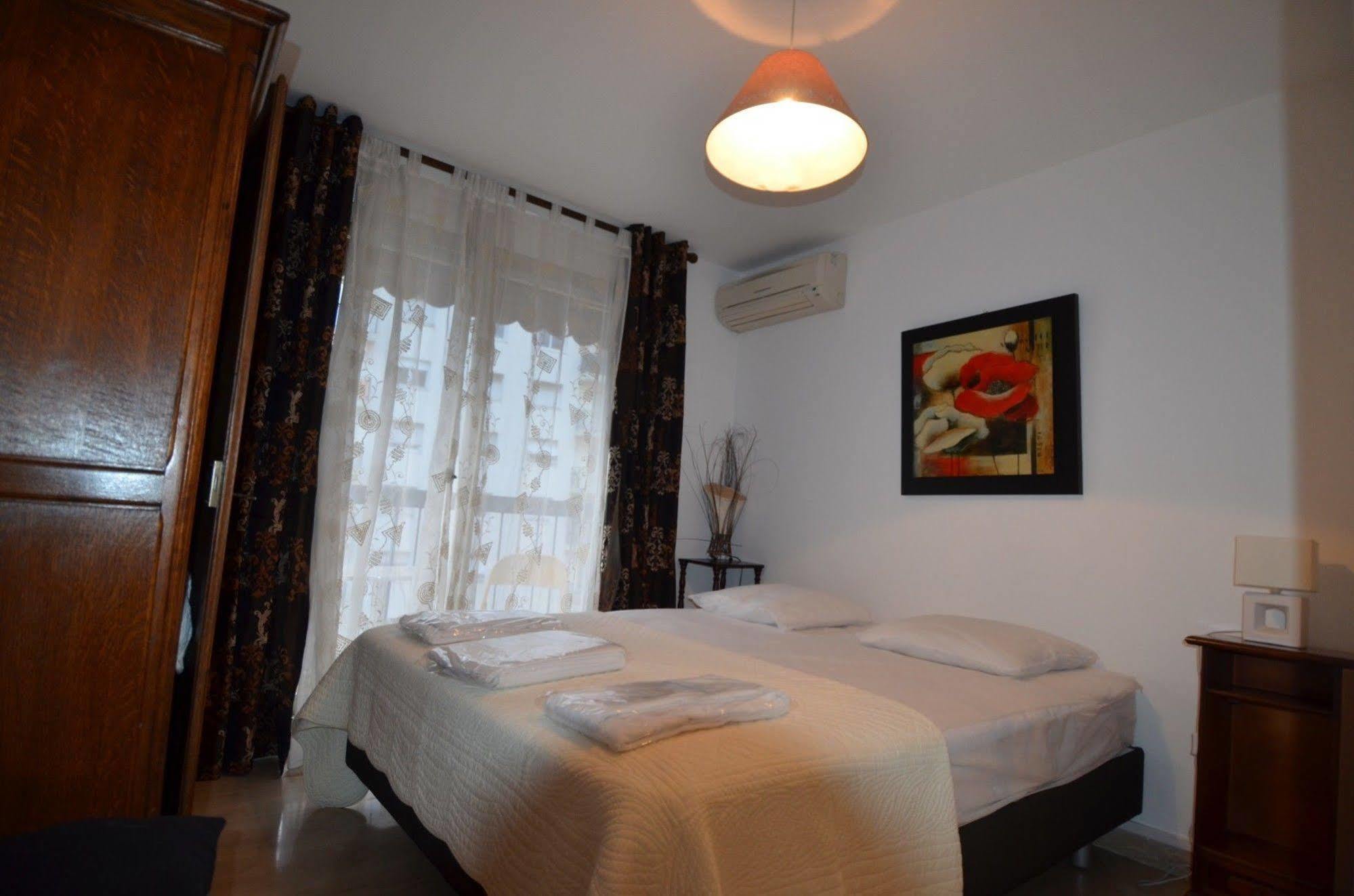 Appartement 6 Personnes Avec Terrasse Le Port ニース エクステリア 写真