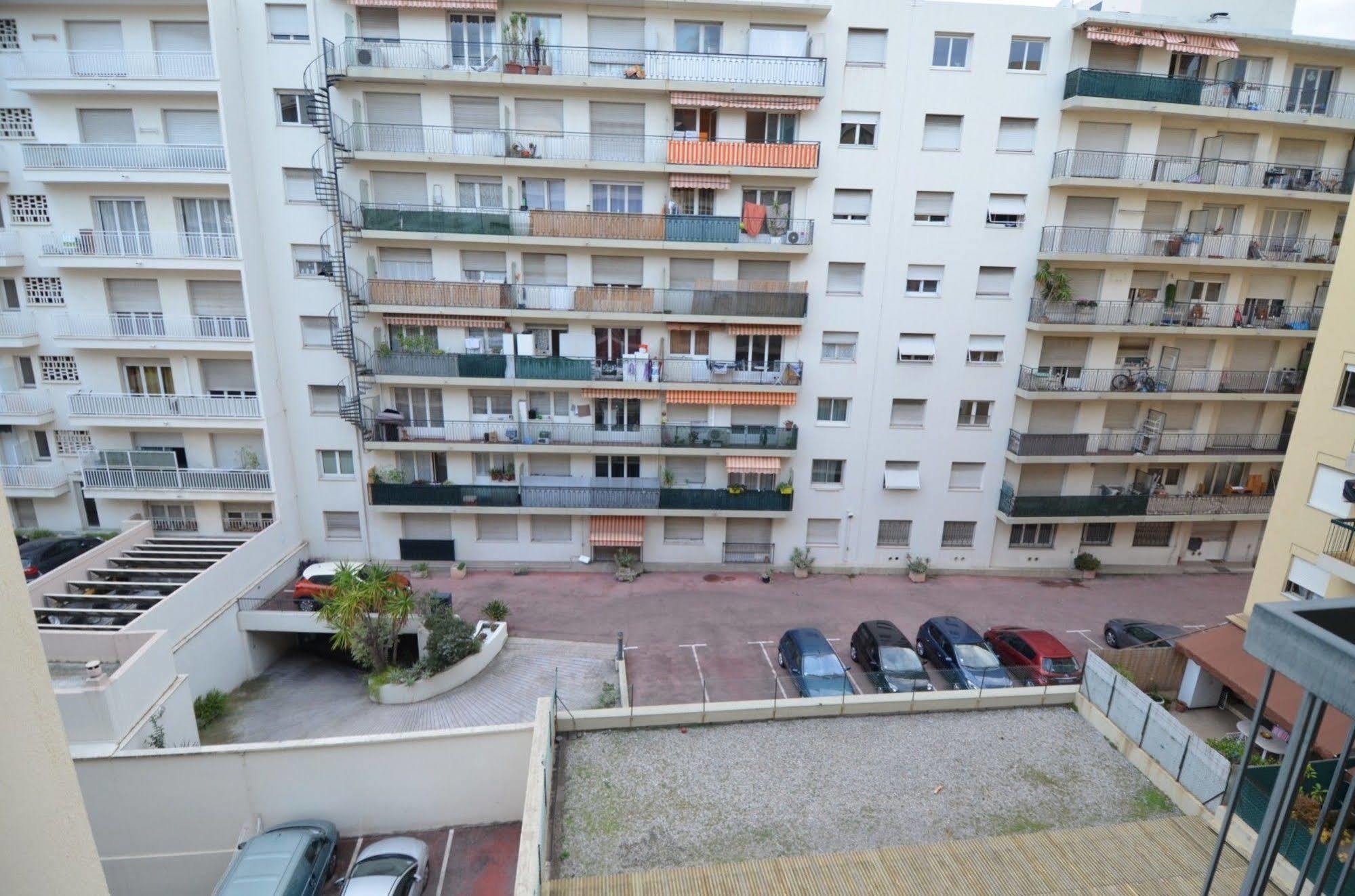 Appartement 6 Personnes Avec Terrasse Le Port ニース エクステリア 写真