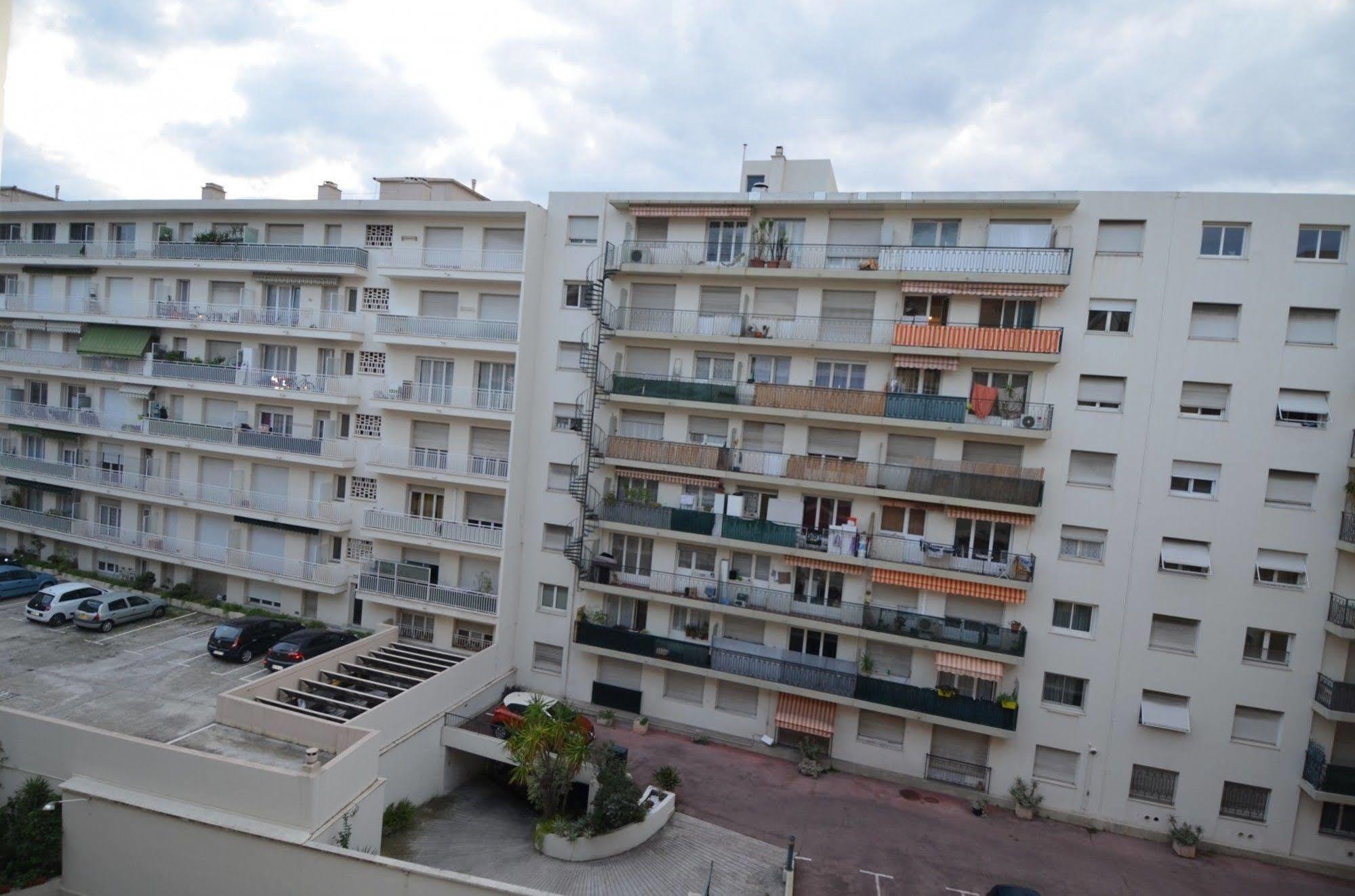 Appartement 6 Personnes Avec Terrasse Le Port ニース エクステリア 写真