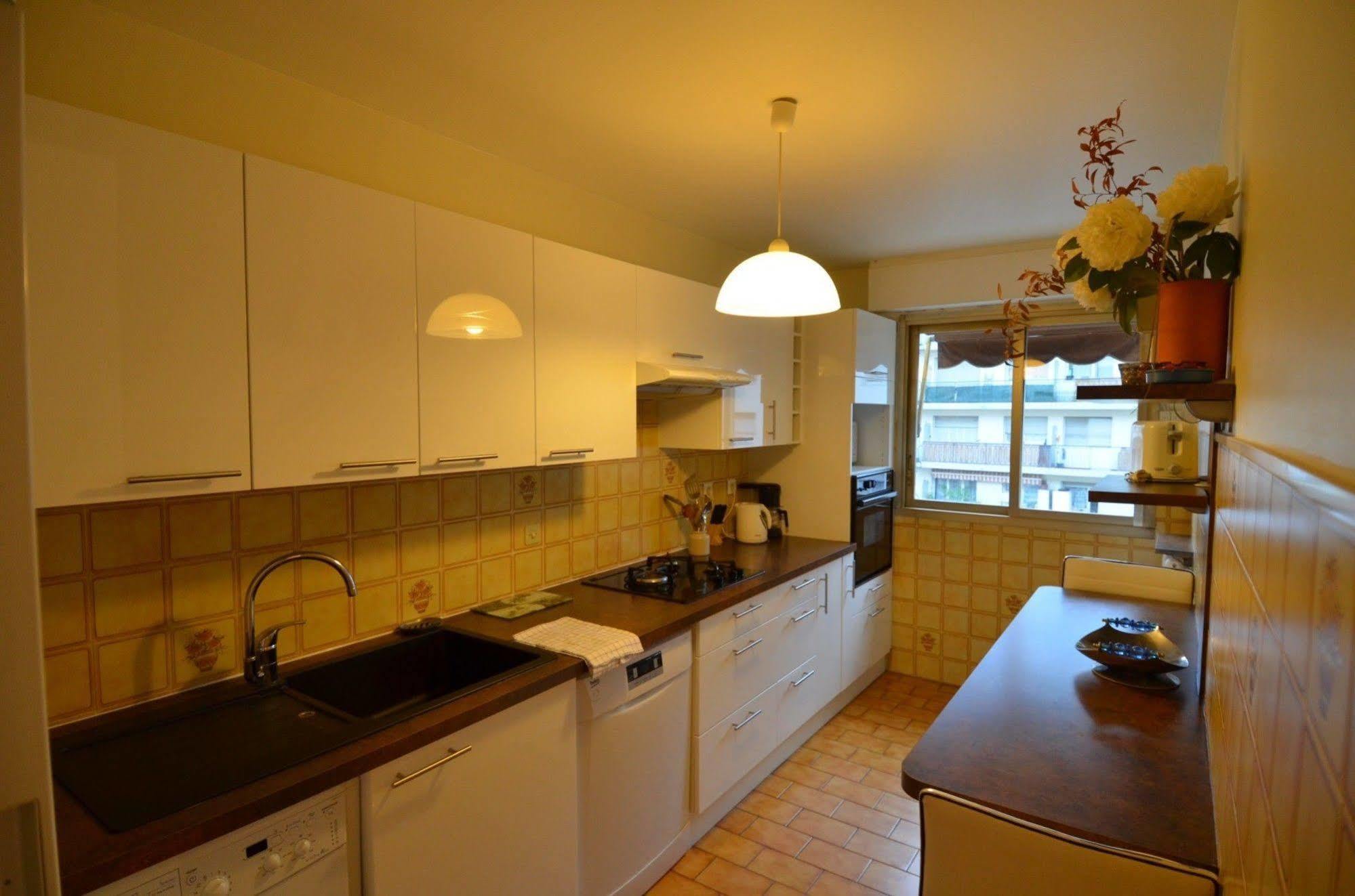Appartement 6 Personnes Avec Terrasse Le Port ニース エクステリア 写真
